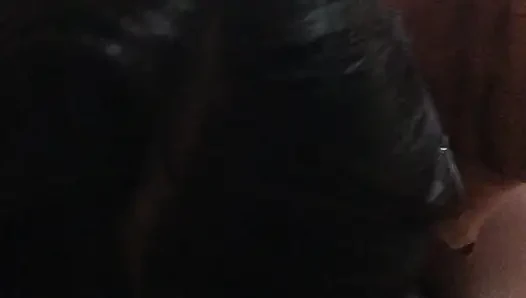 Angy arkadaşımın karısı ve bana gırtlağına kadar sakso çekiyor