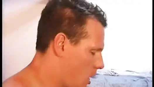 Cewek amatir jerman ini lagi nungging dan dientot habis-habisan