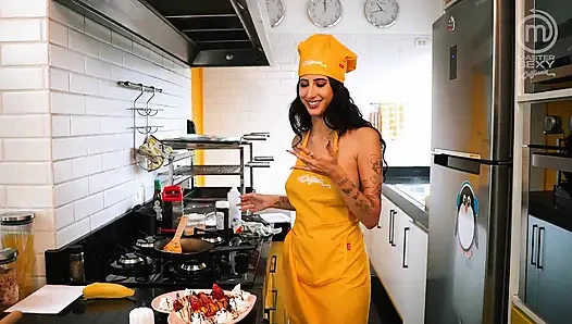 Heiße lesbische Latinas kochen – Teil 2 – SFW