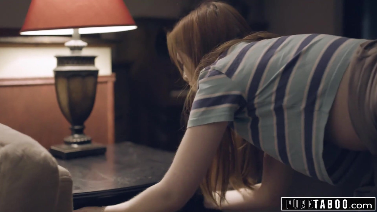 純粋なタブー義理の両親と義理の兄が新しい妹を歓迎