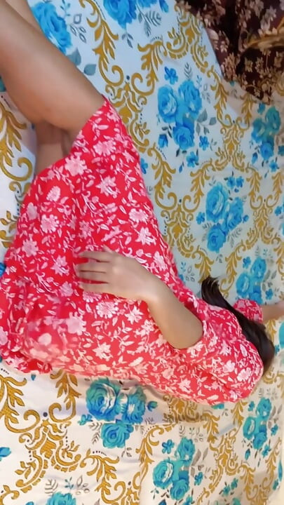 Seducing a Stepsister and Fucking in Her Bedroom