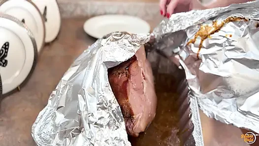 Pertunjukan masak bugil bareng slappin ham