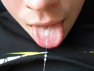 Hot cum dump on my tongue