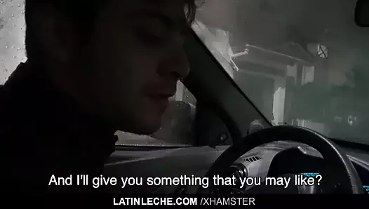 Latinleche - un chauffeur de taxi suce une bite latine, baisée pour de l&#39;argent