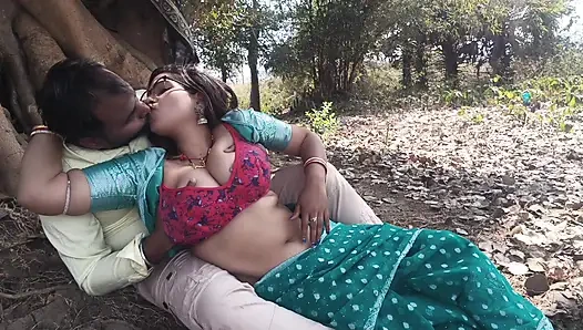 Bengali sexy village wife chitting her husband and meet her boyfriend outdoor, Bengali Sex video