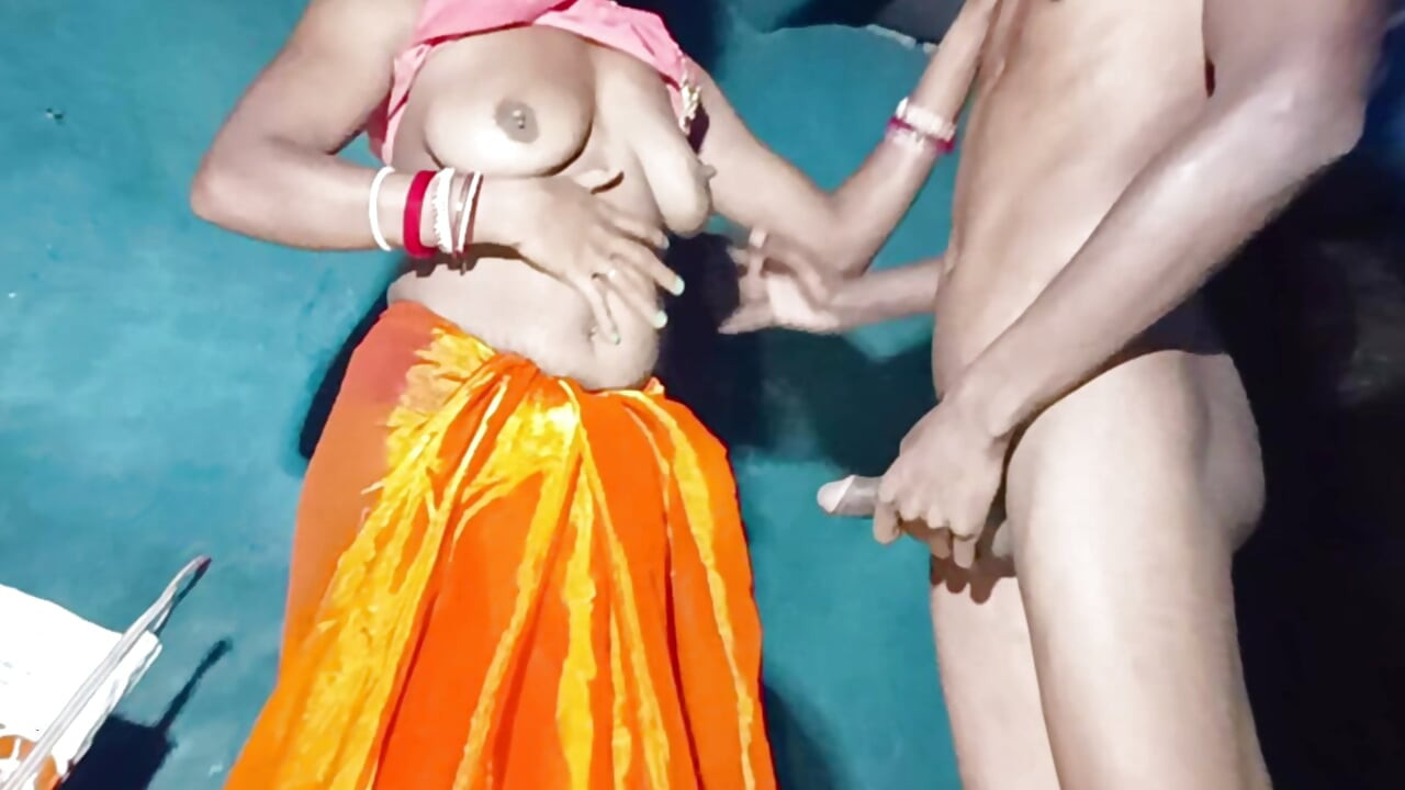 Indian 18 year old couple first time saree wearing sex.18 years old couple first time saree wearing.