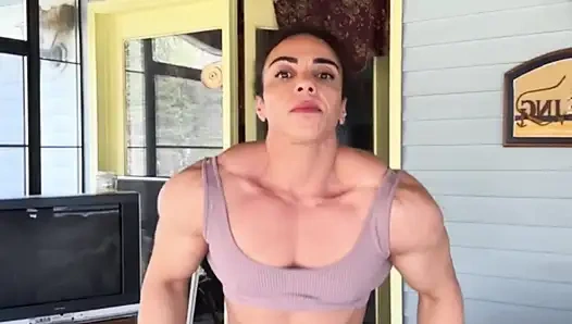 Siyah anne esneme basıncı altında vücut geliştirme ateşi açıyor