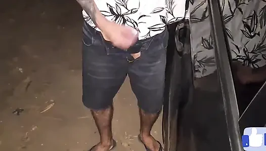 Aldatılmış, Kamusal Yerde, Araba Camında Kalçası açık Bırakıyor, Yabancılar Için Dışarıda!