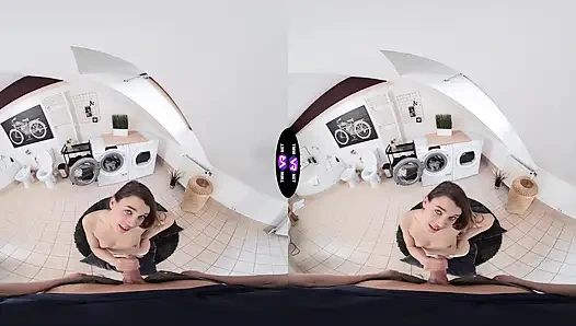 Голый трюк стирки Елена Ведем жестко трахает ее - TeenMegaWorld