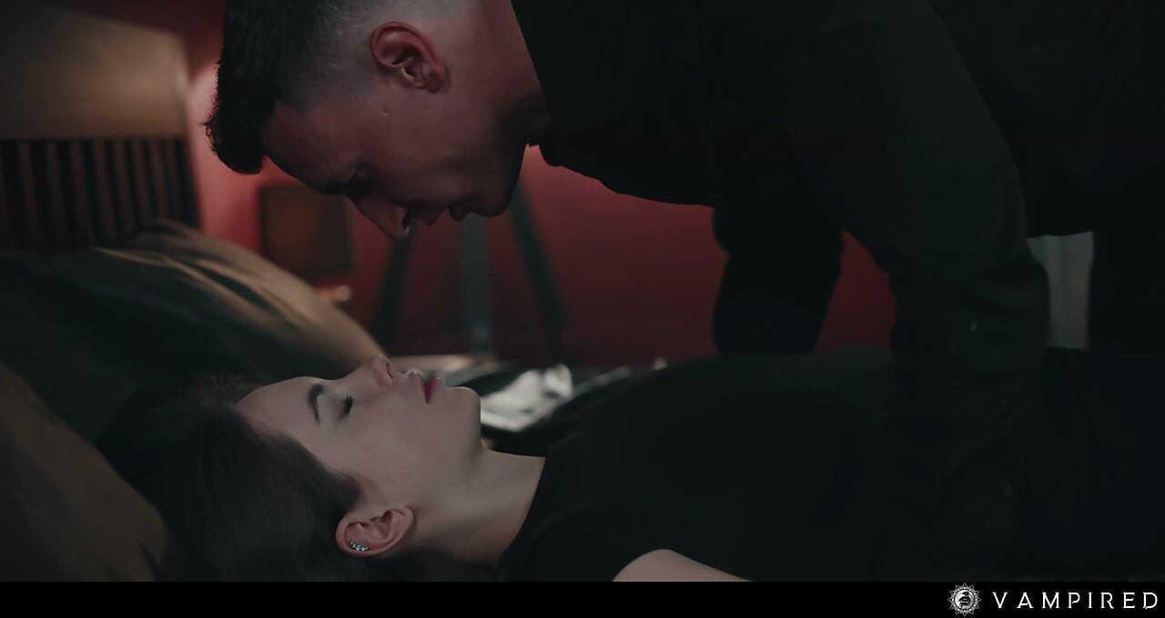 Vampire Girl Domination Facial Cumshot Liz Ocean