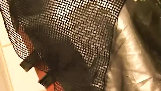Memek cewek hot rambut pirang ini dijilat sampai orgasme intens