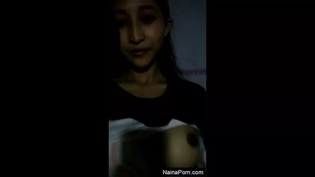 Today Exclusive-Cute Nepali Girl Showing Boob...