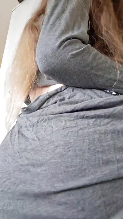 I've got a bit of a domestic kink, and I can keep a secret !