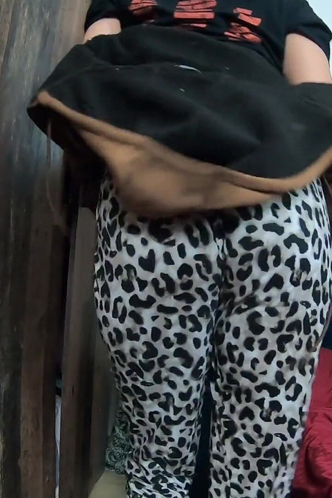 Homewear Twerk Tease - Big Ass Jiggle & No-panties Vibes