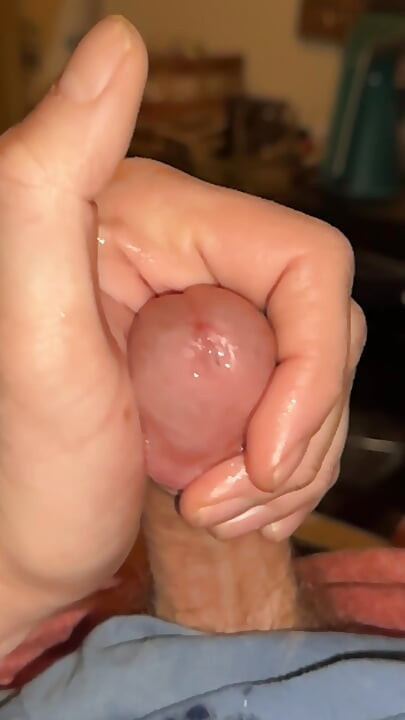 Cum flow in slow mo