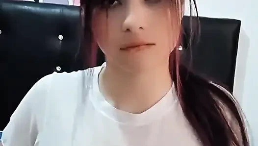 Pornodarstellerin gibt ihrem stiefvater einen tollen blowjob (echt selbstgedreht)