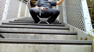 Kocalos - Risky public pissing at the train station