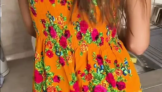 Sert dölleme sikişi - itaatkar genç kız mutfağında sikiliyor yoya grey