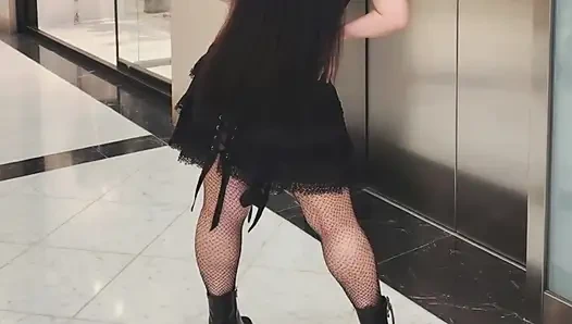 Ona kremalı dondurma aldım ve bana götünü verdi!! Üniversite sınıf arkadaşımla masum bir randevudan ona gittim!! Büyük göte