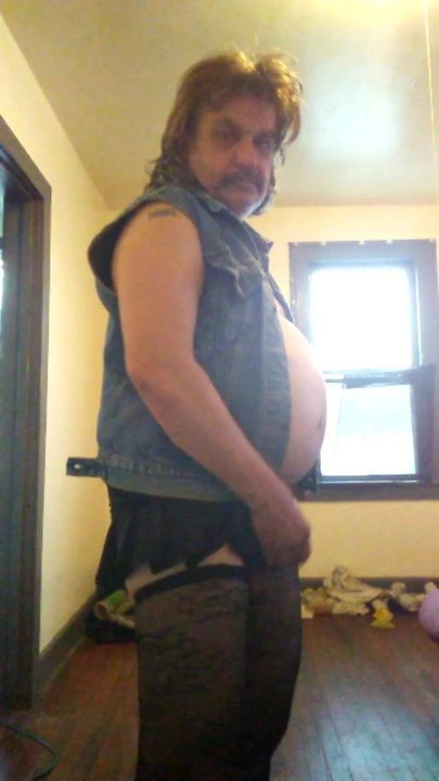 EARLY ME SHOWING DRESS-UP