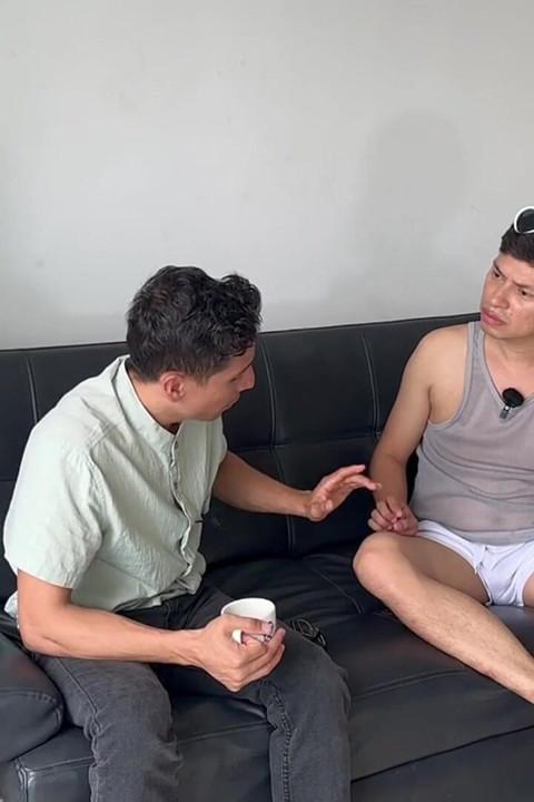 My Friend's Wife Isn't Home, She Doesn't Please Him, so I Decided to Let Him Fuck My Ass to Cheer Him up