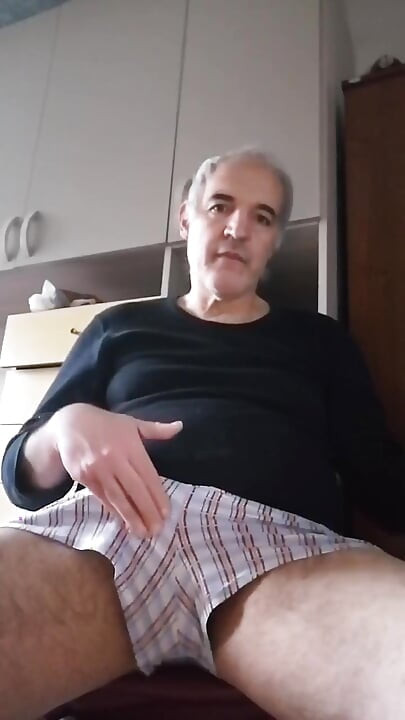 さあ、ルイーサ、俺のチンポをしゃぶって