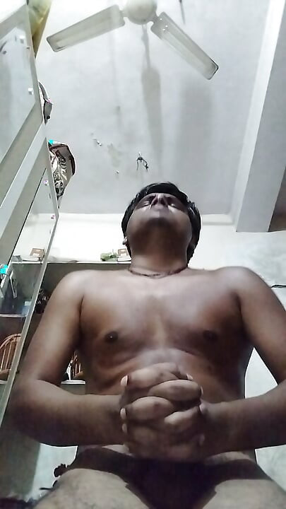 Indian desi pornstar masturbating
