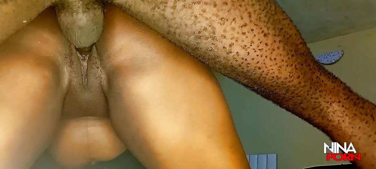 エボニーの膣のクローズ・POVセックス