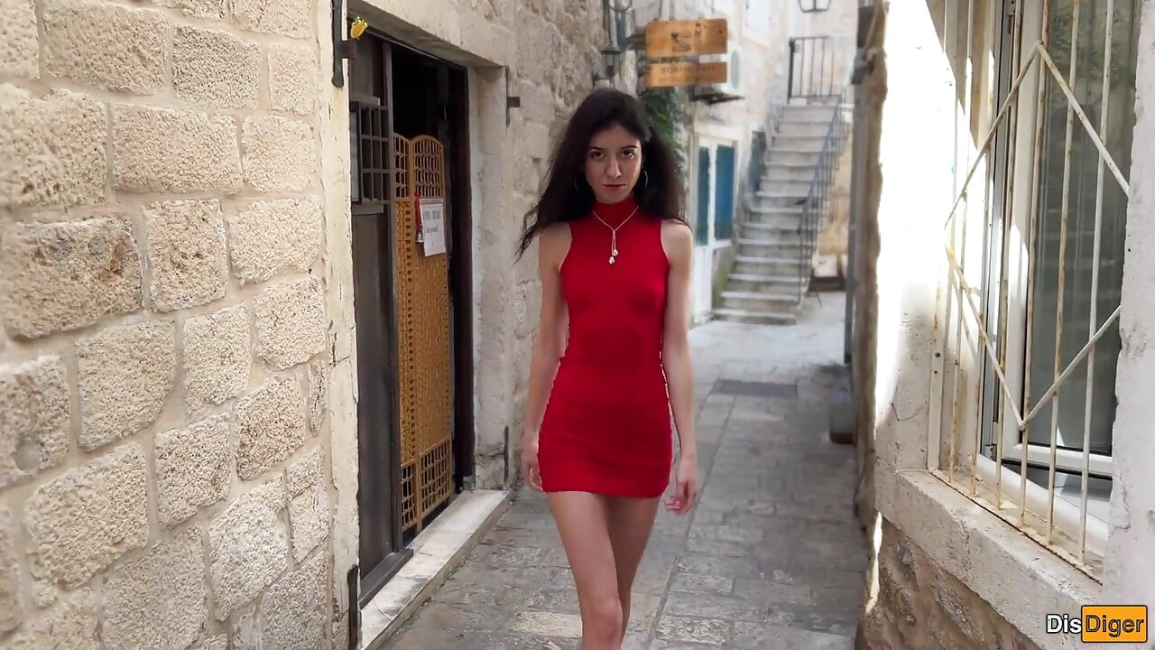 Girl Seduces Stranger on Vacation in Italy and Fucks Him in Hotel - Creampie