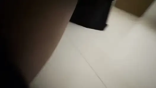 Ngentot pembantu cantik arab saudi, saat kepalanya tersangkut