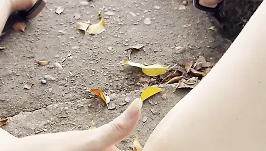 Colombian Girl Masturbates in Public on the Street