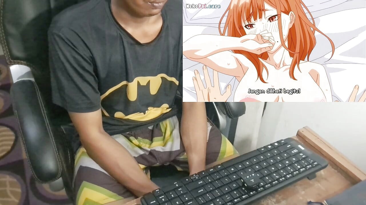 Eksotisk hudet asiatisk voksen manns reaksjon når du ser på hentai-anime