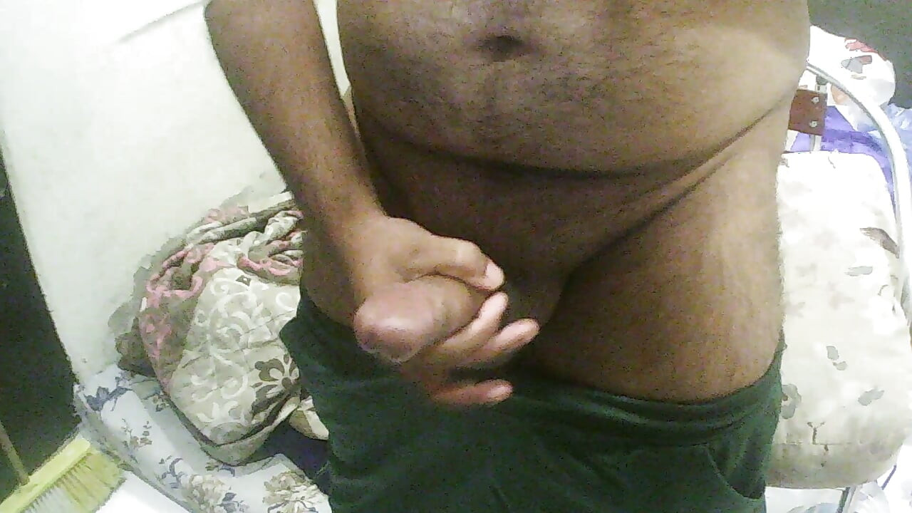 masturbándome con mi polla de mala suerte
