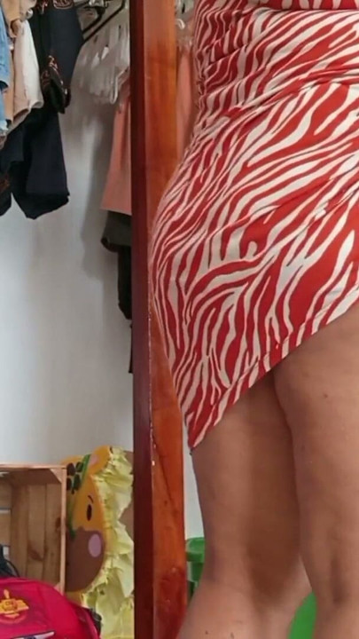 Mom in the room shows underwear | Clip 1