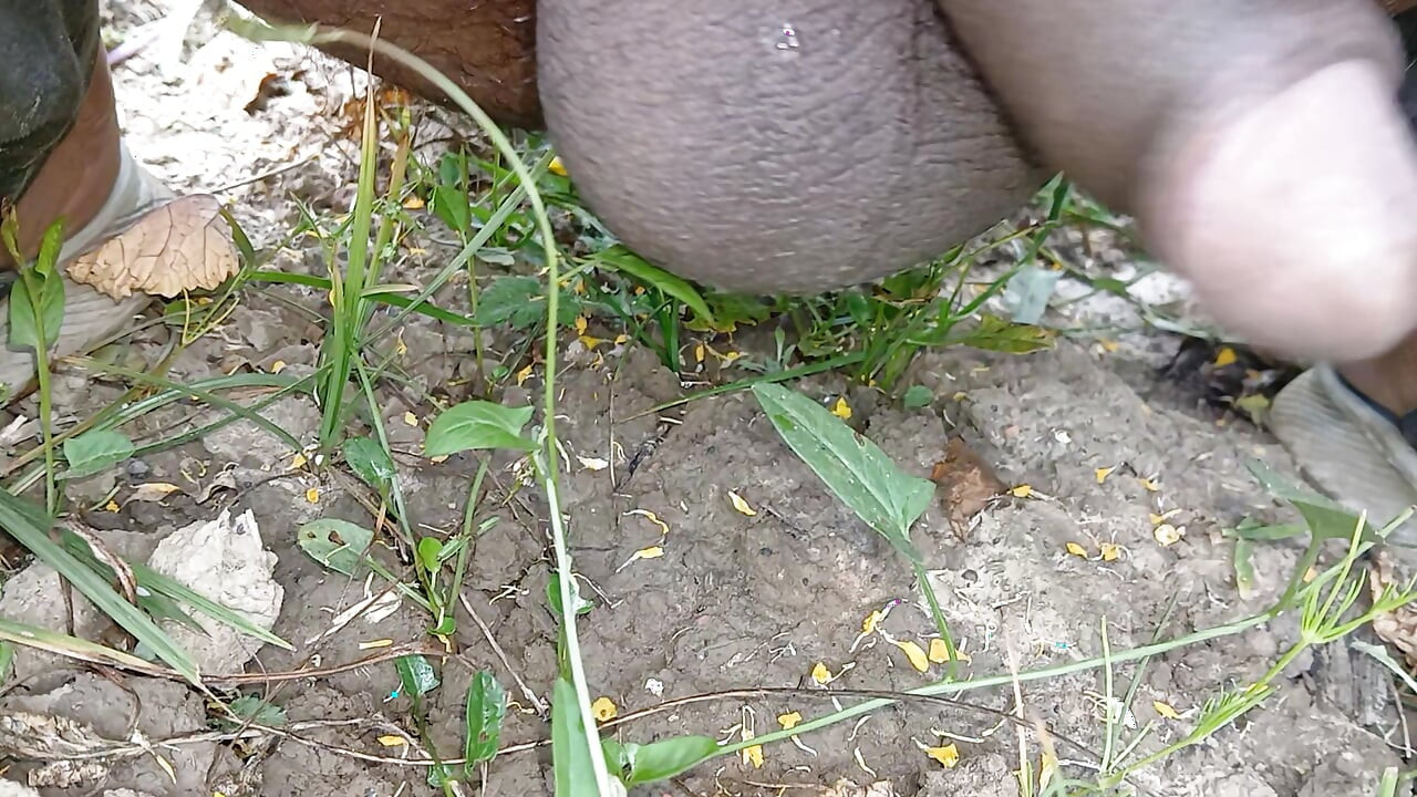 ข้างนอกเย็นดังนั้นฉันจึงเย็ด bhabhi เพื่อนบ้านนอกบ้าน