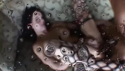 Harika memeli muhteşem orta yaşlı seksi kadın göt deliğiyle yarağa biniyor ve dölleniyor