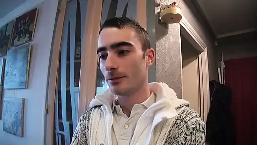 Hübsche 19-jährige Schlampe Bekommt Ihren Porno Mit Ihrem Schwager