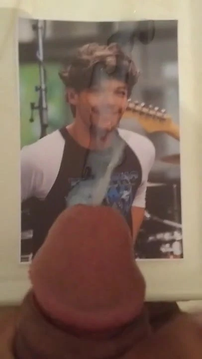 Louis Tomlinson cum tribute