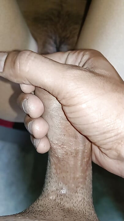 誰もいない時に性行為をしているインドのティーン