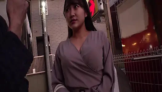P122G05 Pick up beautiful women who go to the city and stay at the hotel! A lewd beauty with a clean face and a sluggish climax with Noripako climax!