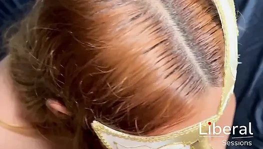 DAMAT KıZ ARKADAŞıNı ILK PORNO VIDEOSUNU KAYDETMEYE IKNA EDIYOR
