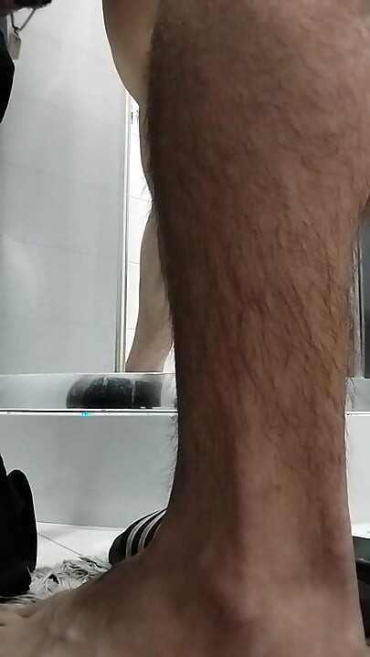 Shower solo bisexual