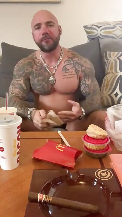 Мак Дональд і Kfc Mukbang!