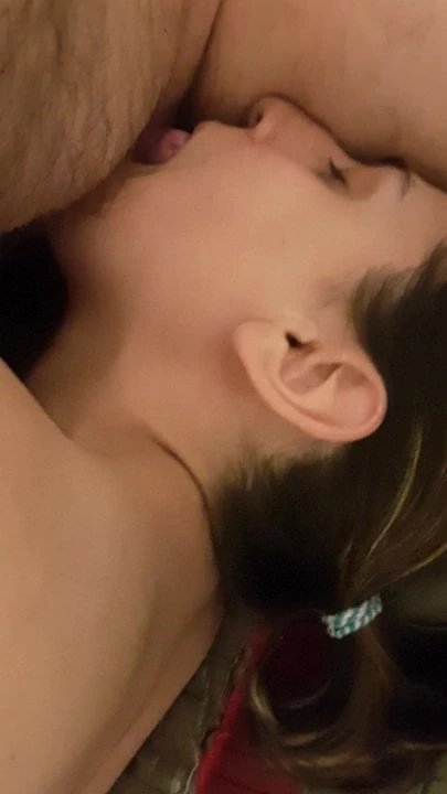Ma puce et sa langue magique