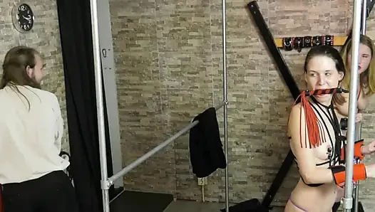 Meliss und Zoë bekommen spanking