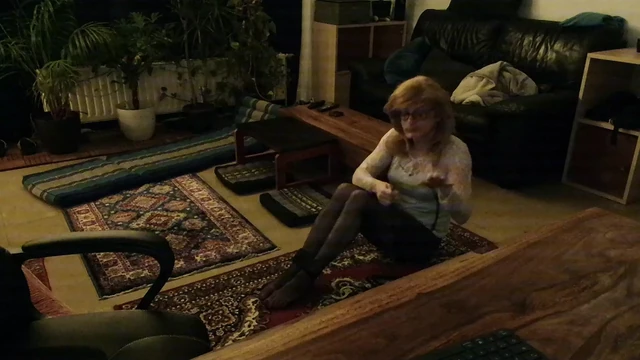 Sissy Michelle in Bondage and spanking herself