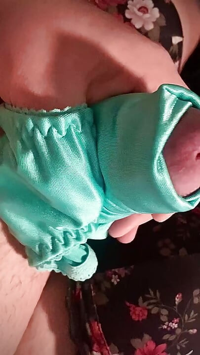 Svrši jako u dobro istrošene satenske gaćice, kompilacija