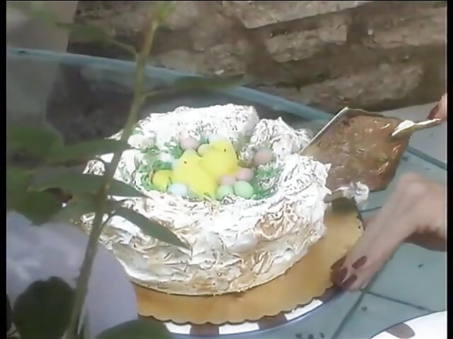 Negão na banheira com refrigerante através da buceta da loira