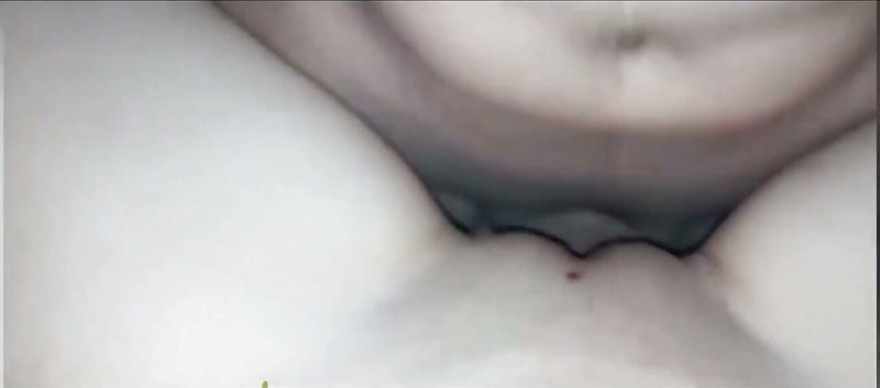 A big quick fuck to this white girl