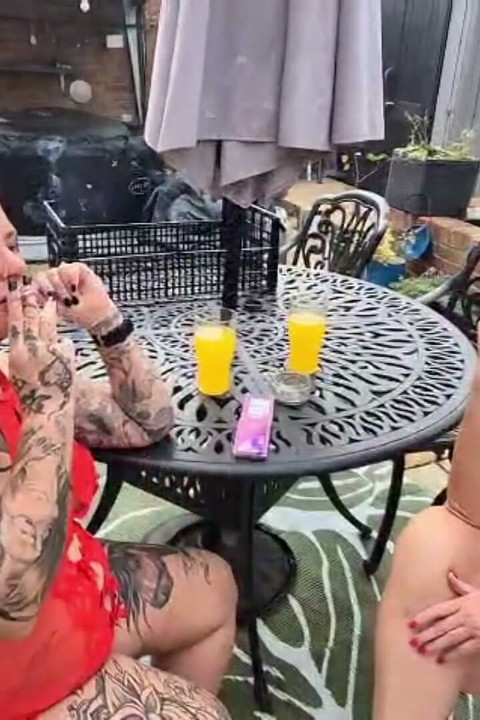 Smoking with Joolz
